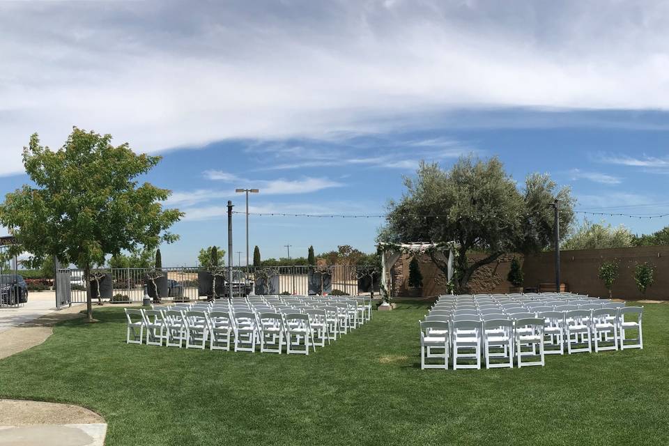 Lawn space ceremony