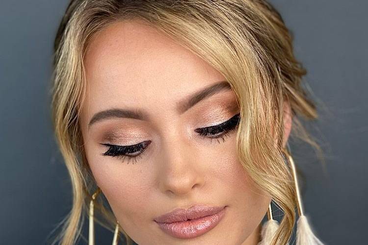 Https://themakeupteam.us