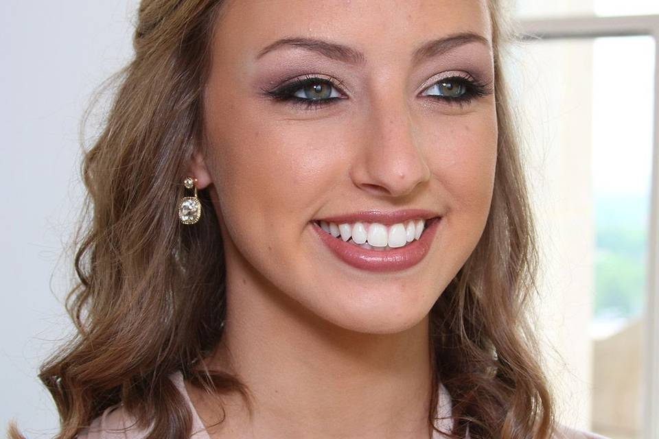 Https://themakeupteam.us