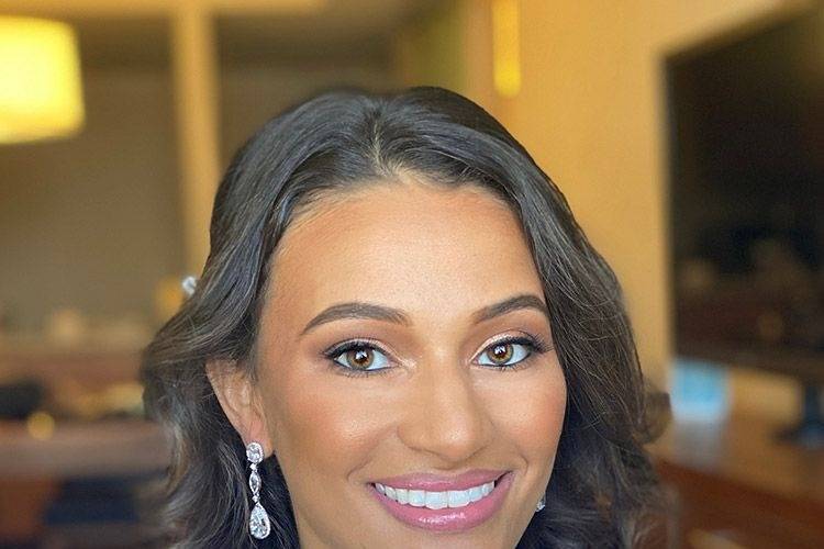 Https://themakeupteam.us