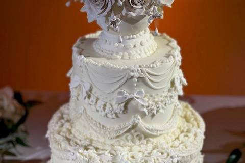 Stunning wedding cake