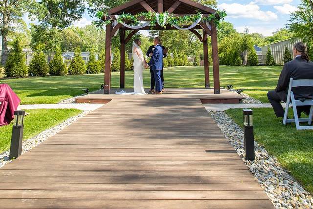 Rustic Ceremony