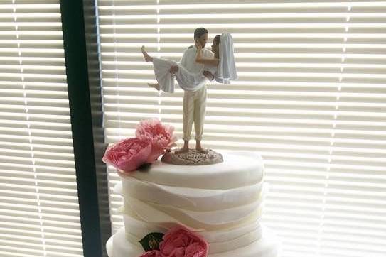 Bridal lift cake
