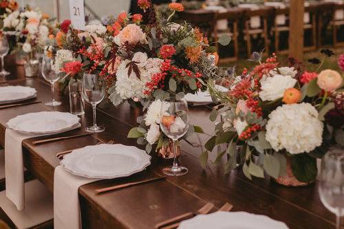Head table with flowers