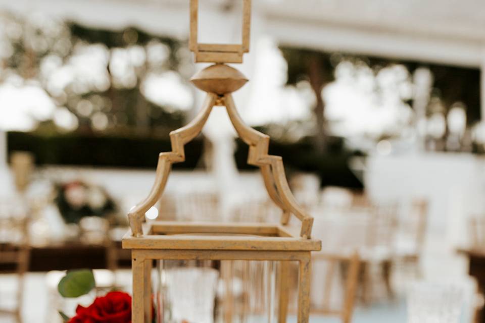 Elegant lantern centerpiece