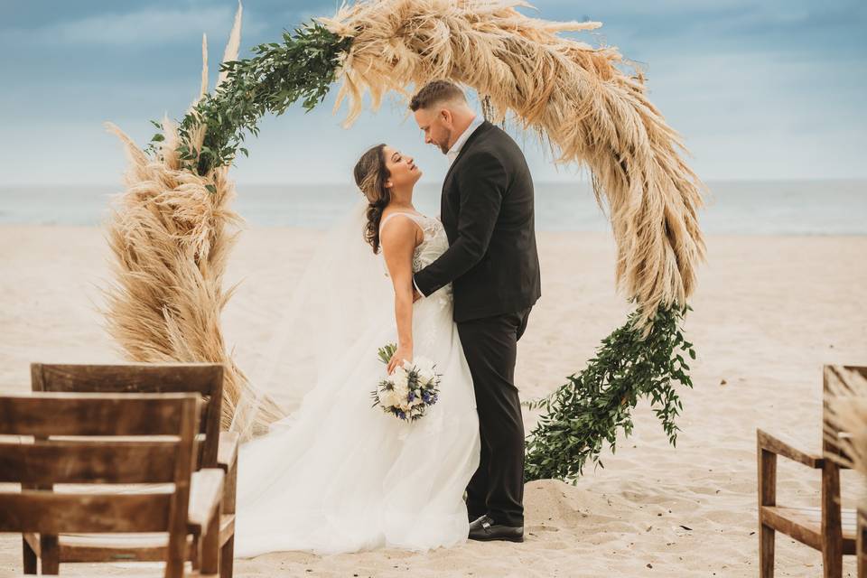 Pampas grass circle arch