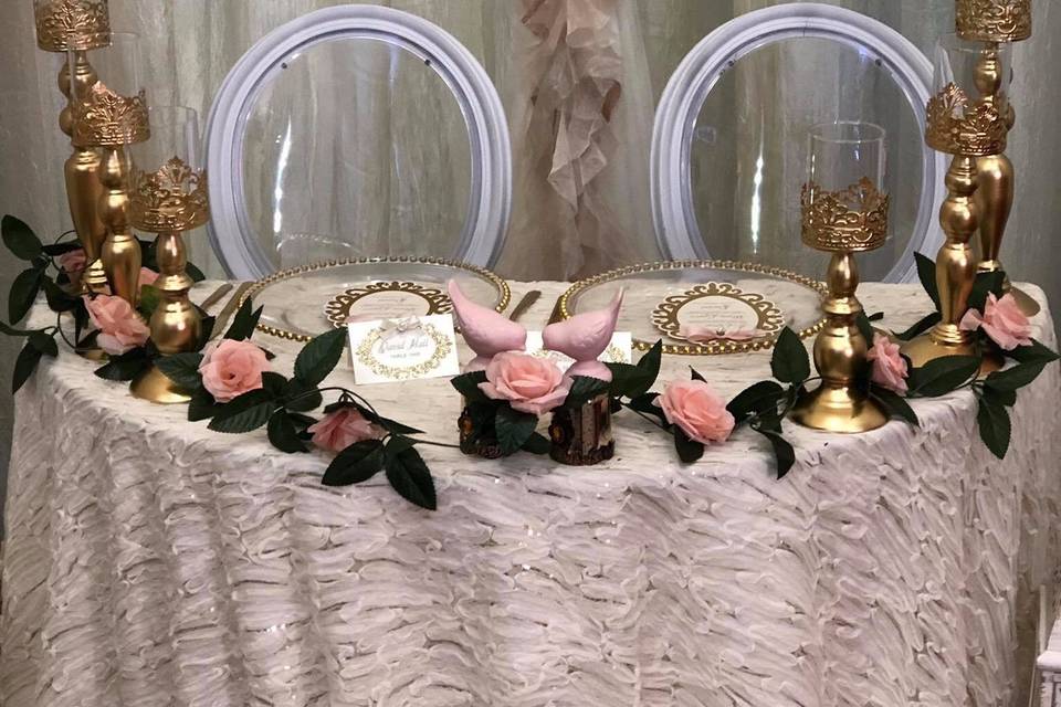 Sweetheart table decor