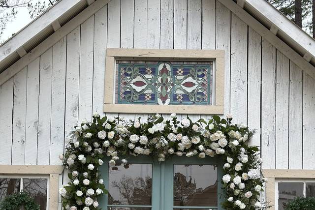 Full floral garland