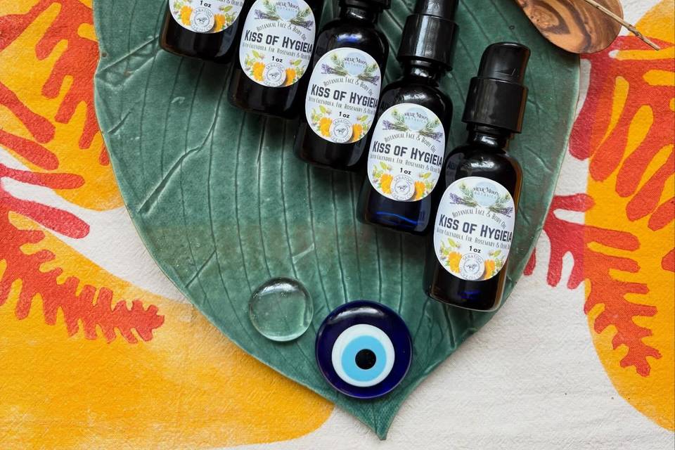 Bear Moon Botanica