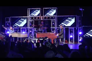 Plus Dueling Pianos Road Show