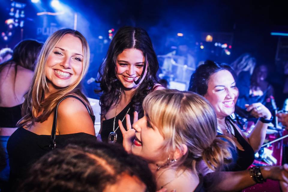 Plus Dueling Pianos Road Show