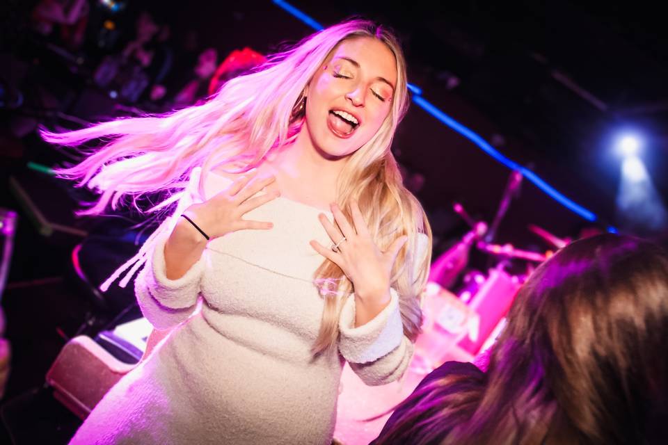 Plus Dueling Pianos Road Show