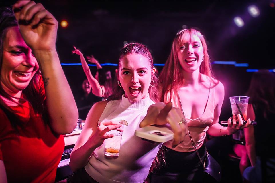 Plus Dueling Pianos Road Show