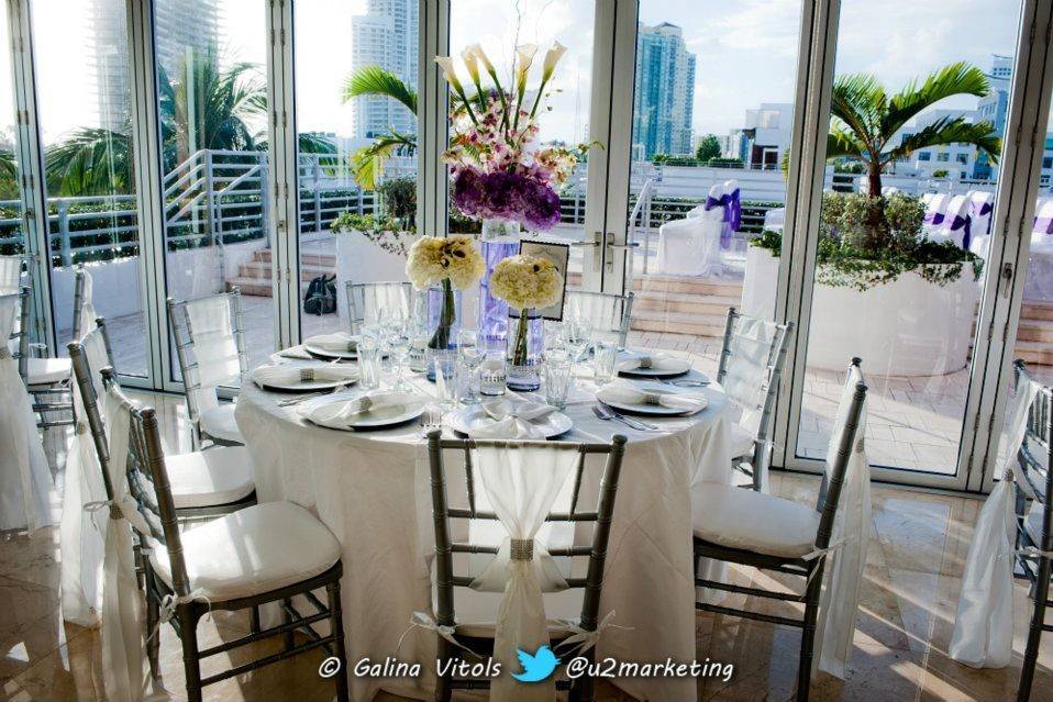 Santorini Weddings at the Hilton Bentley