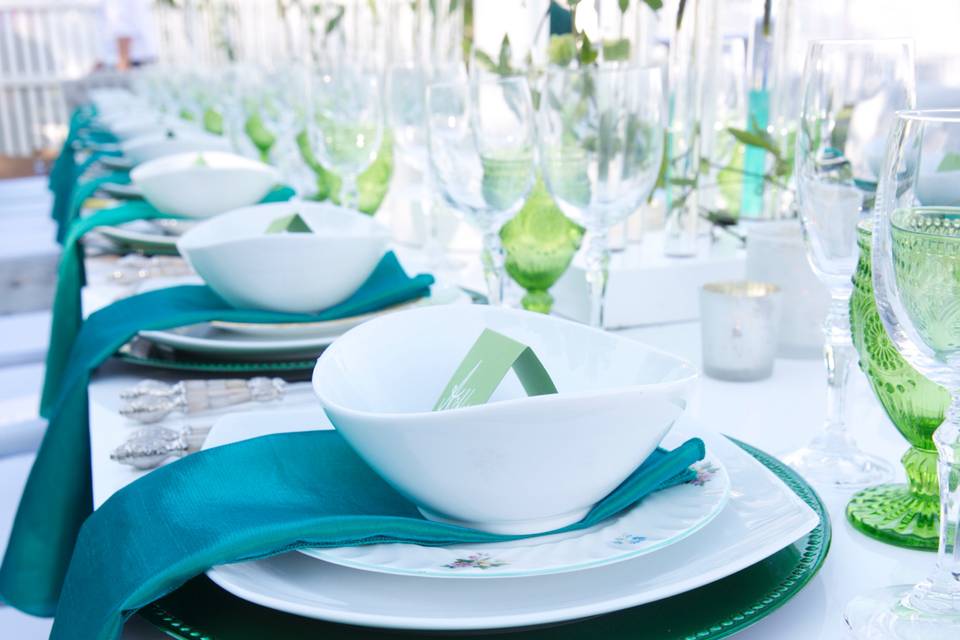 Long table setting