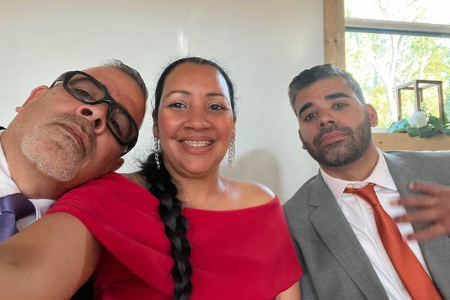 Isla Vows LLC