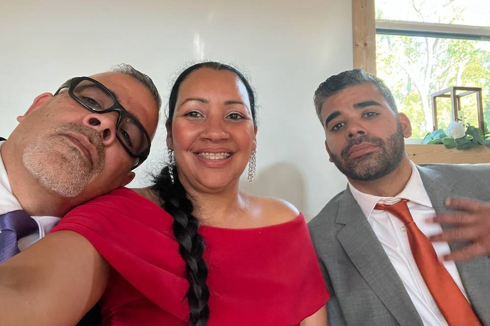 Isla Vows LLC