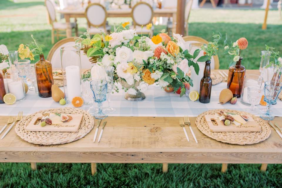 Adult picnic wedding