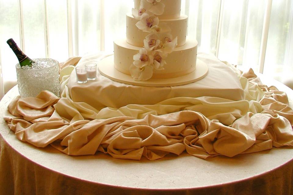 4-tier wedding cake