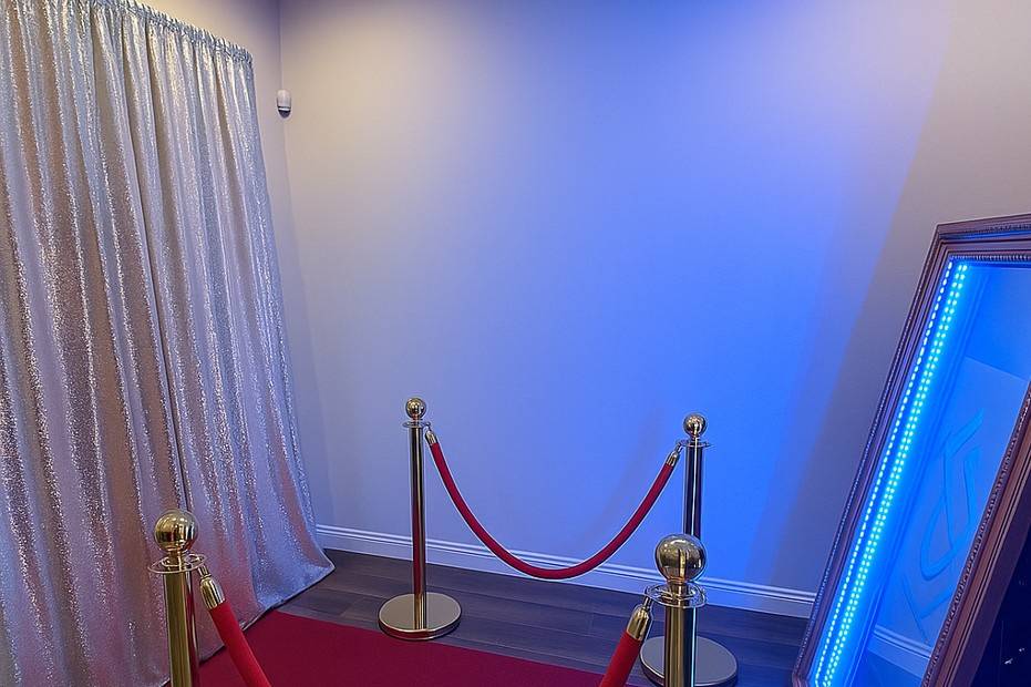 Mirror Photo Booth Setup 3