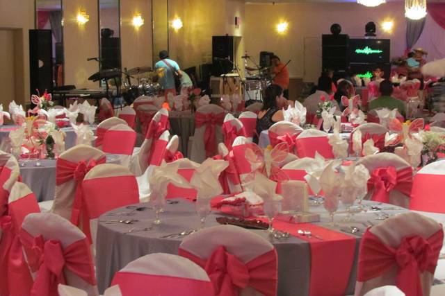 Red linens