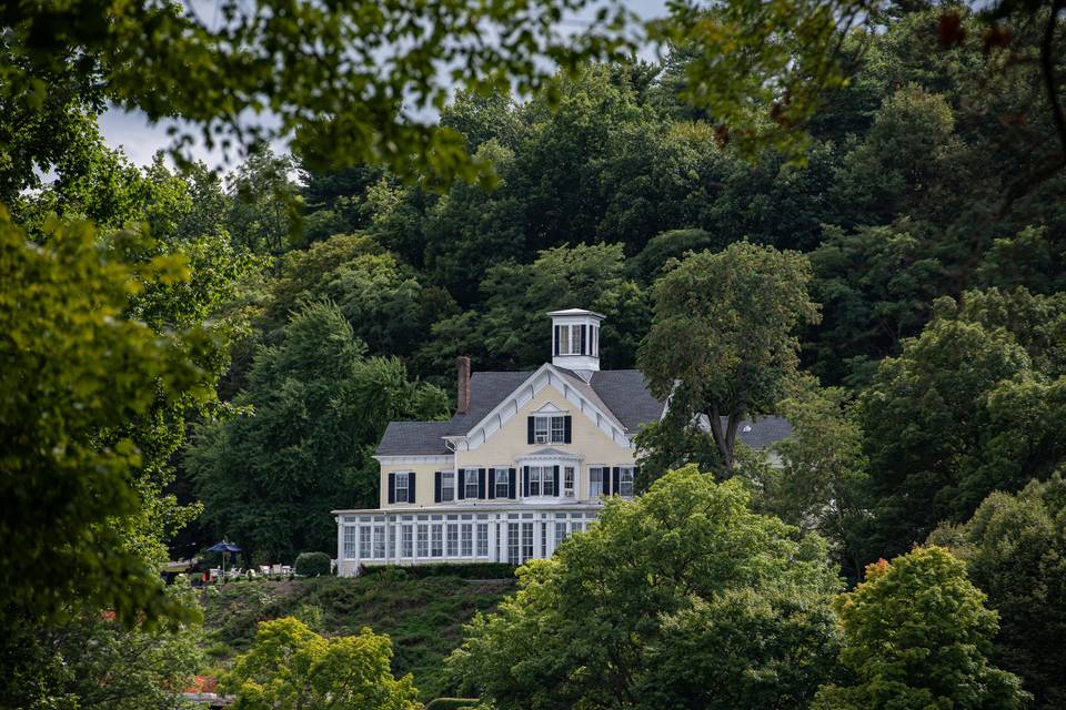 Victorian Inn from Park