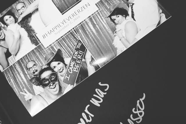 Everyday Elegance - Modern Open Air Photo Booth - Photo Booth