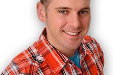 Josh McVicar Comedy Magician & Hypnotist
