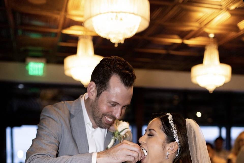 Cake cutting as Mr & Mrs