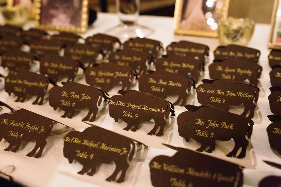 Seating cards with gold ink