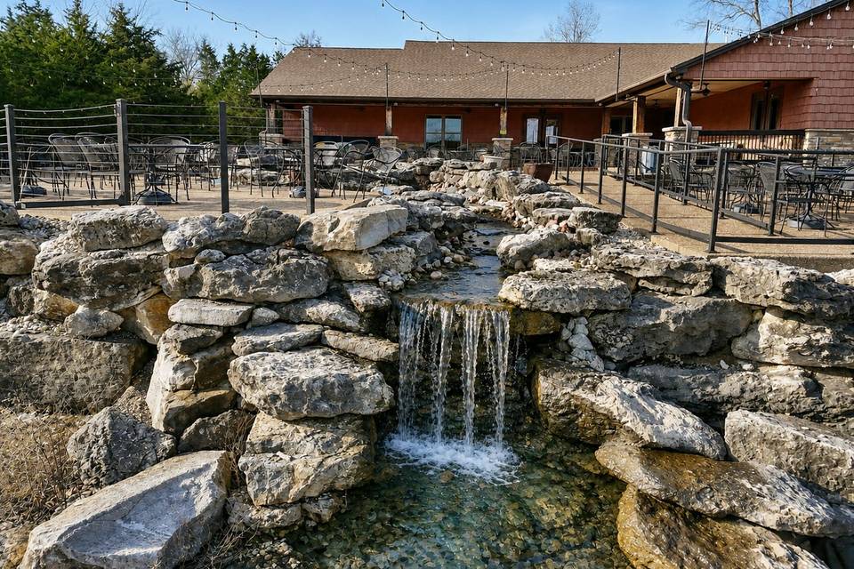 quarry_waterfall_2400px.png