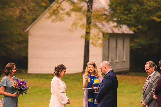 Simple wedding in Cataloochee