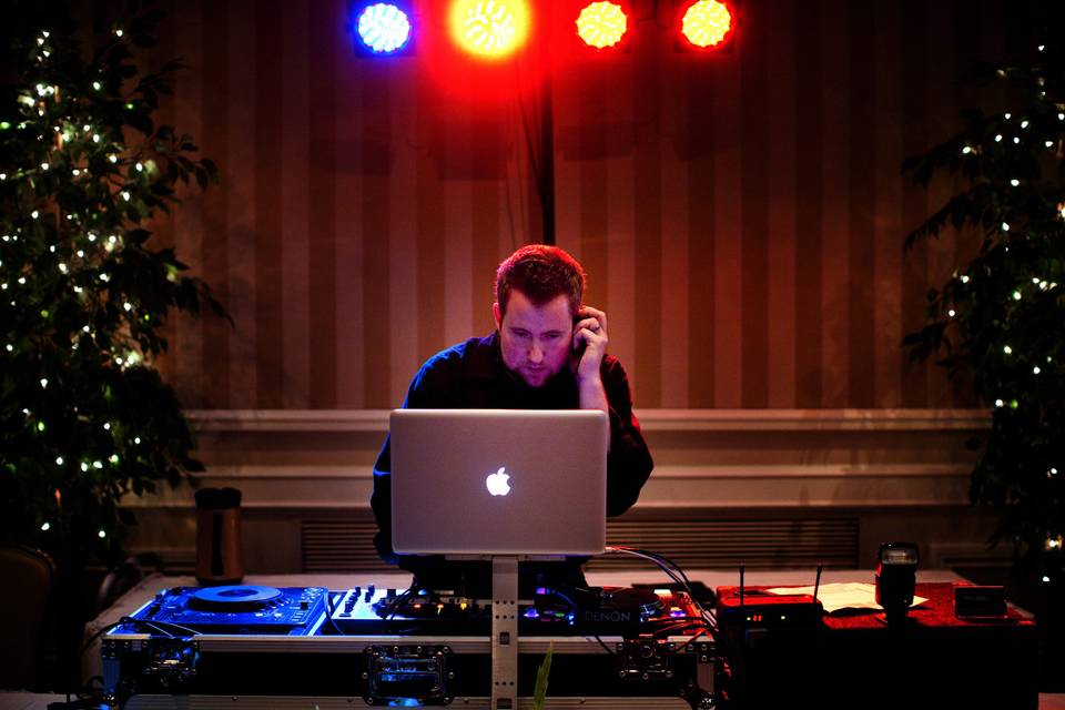 Wedding dj