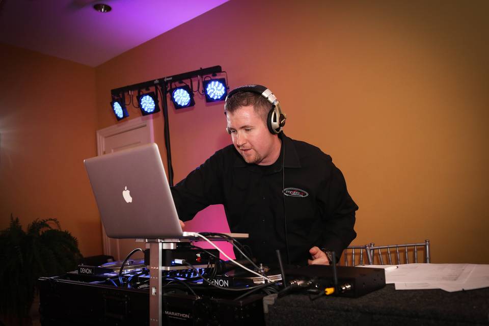 Wedding dj