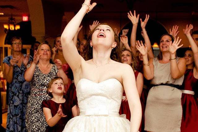 Bouquet toss