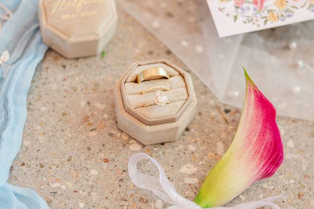 Complete Weddings + Events
