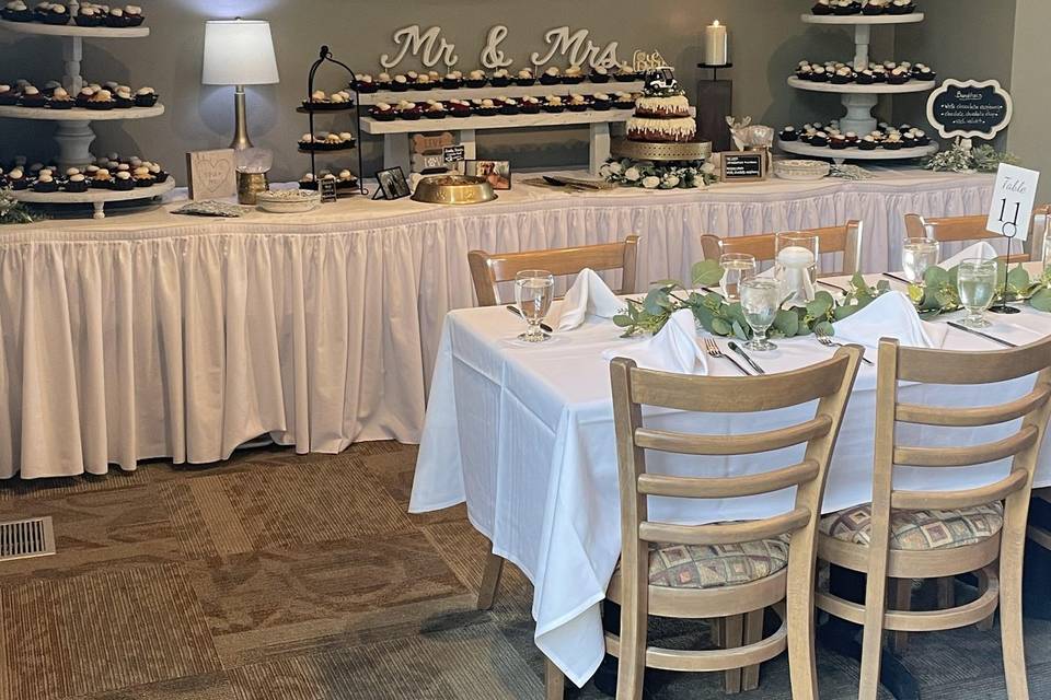 Cake table
