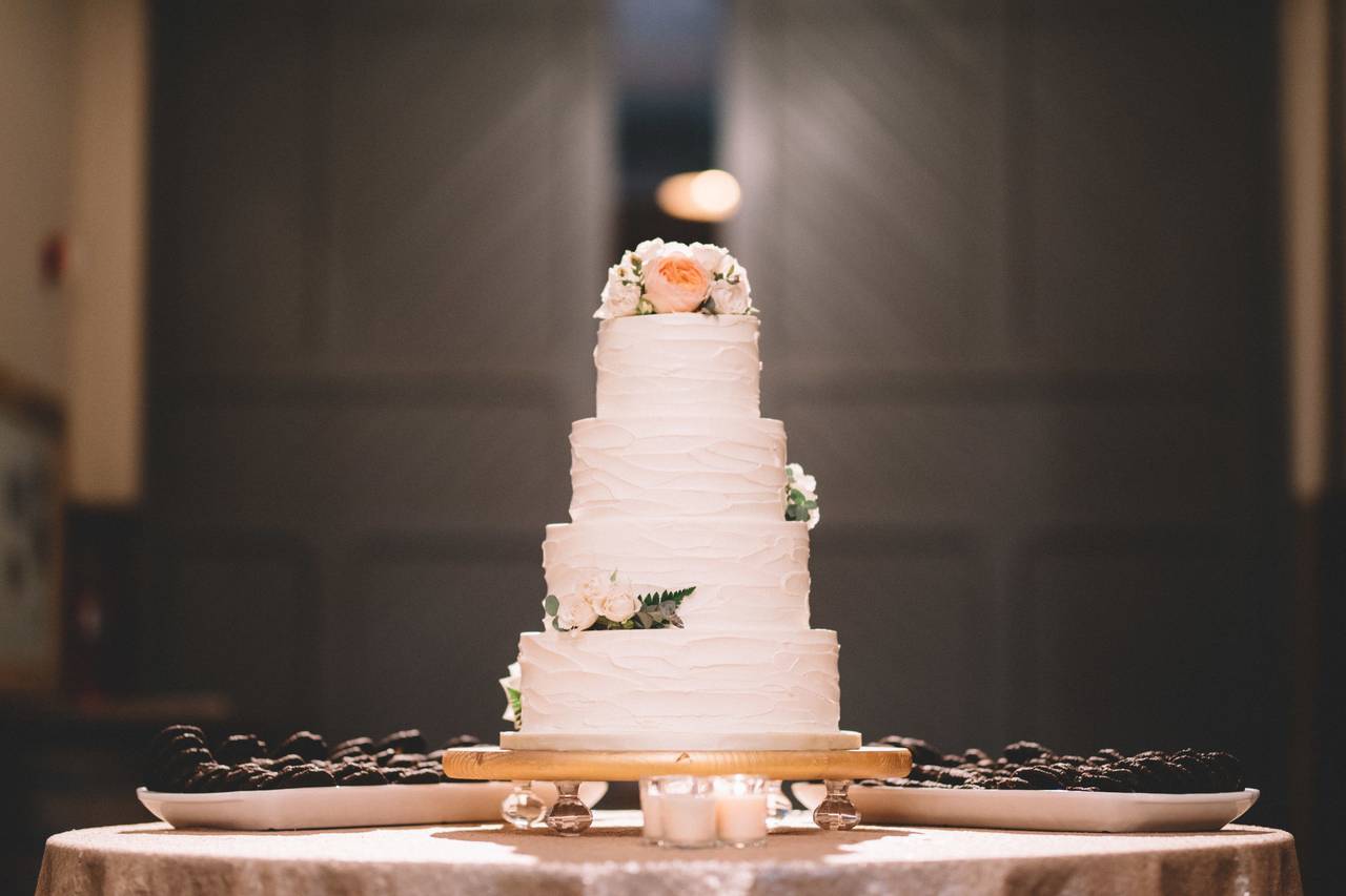 The 10 Best Wedding Cakes In Nashville WeddingWire   1508775598 E0b1349477d09562 1507233749178 Img6417 