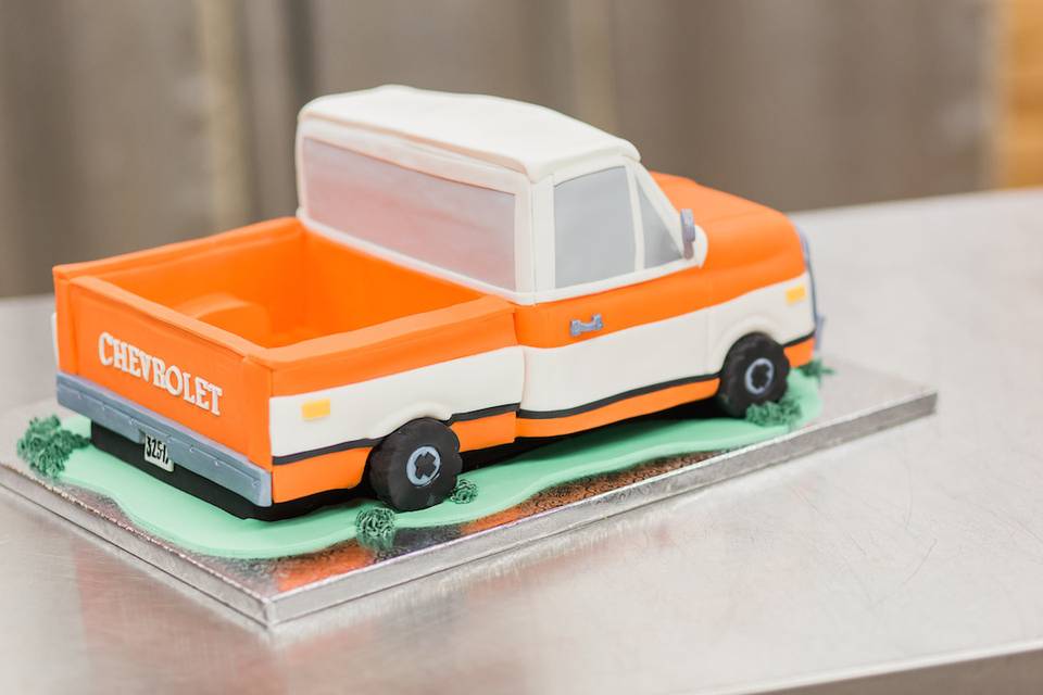 3D Truck Grooms cake