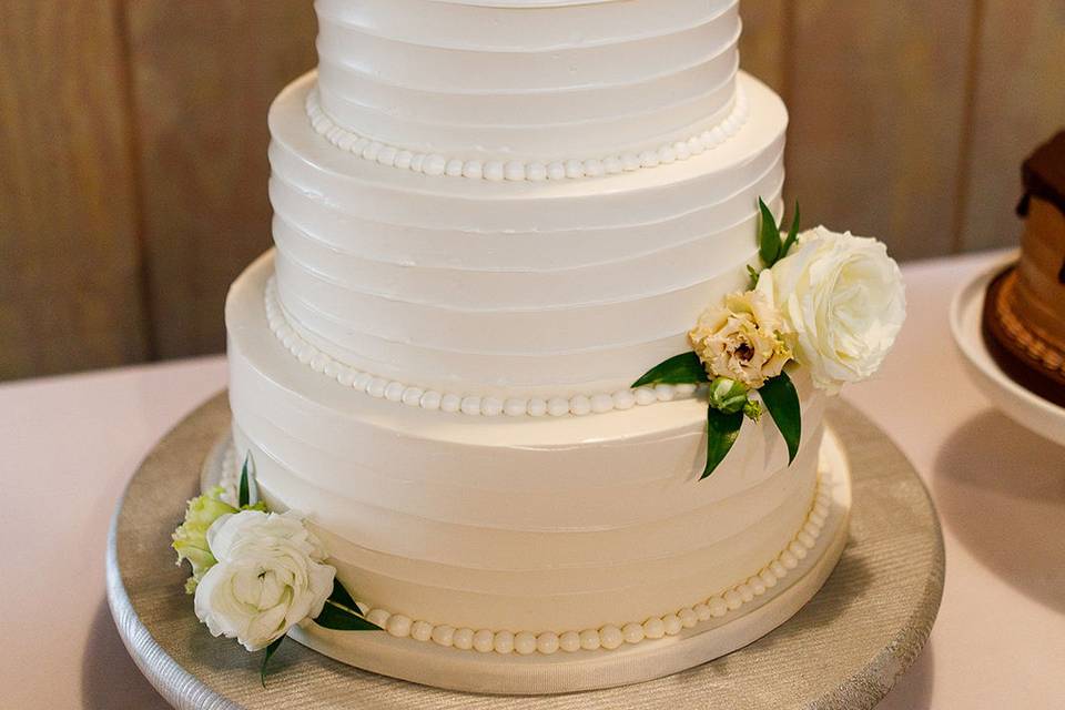 Textured Cake Pearl Accent