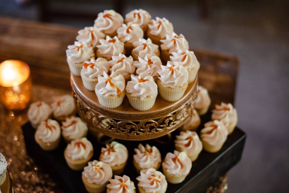Mini Caramel Cupcakes