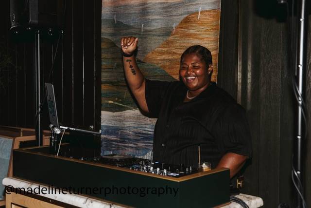 DJ Vibin'