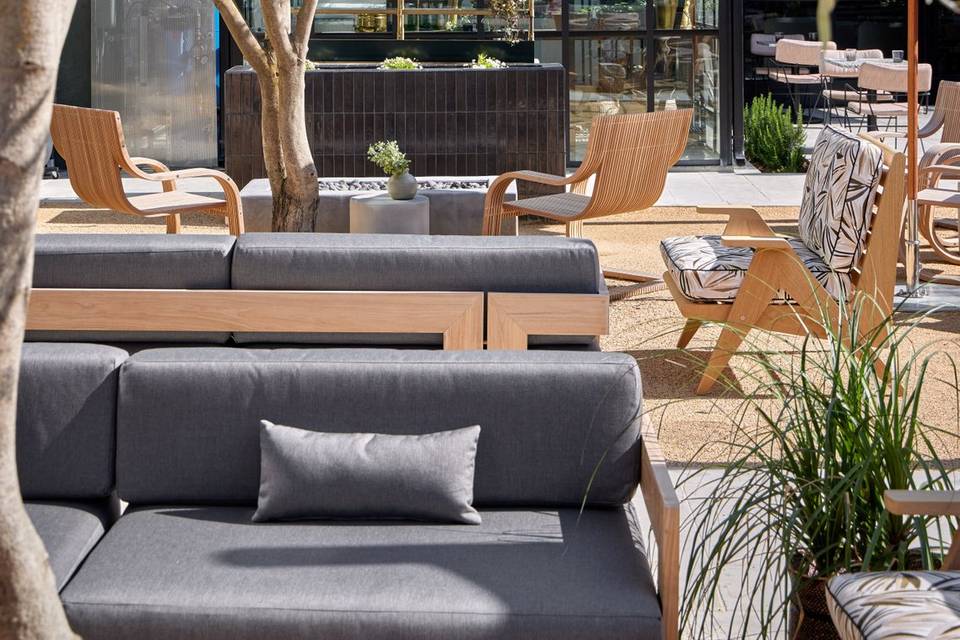 Patio Lounge