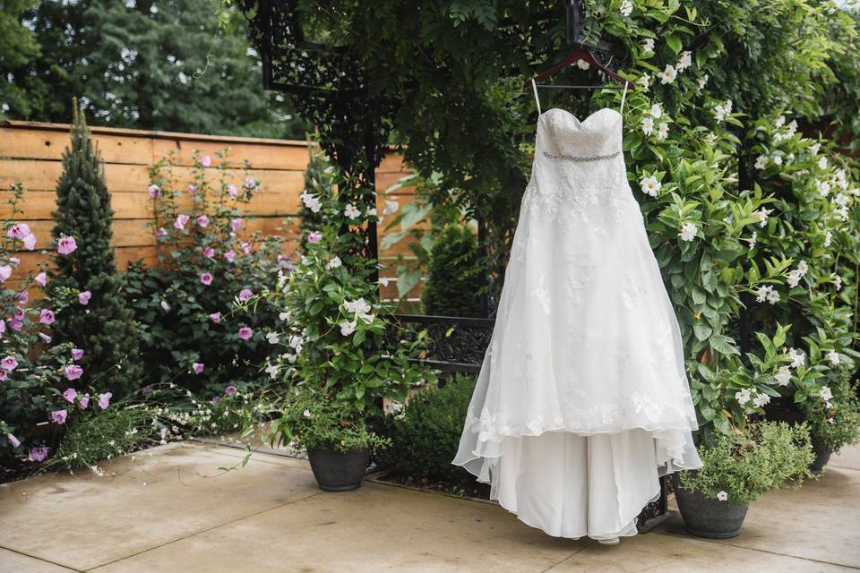 Wedding gown - photo by stephanie west