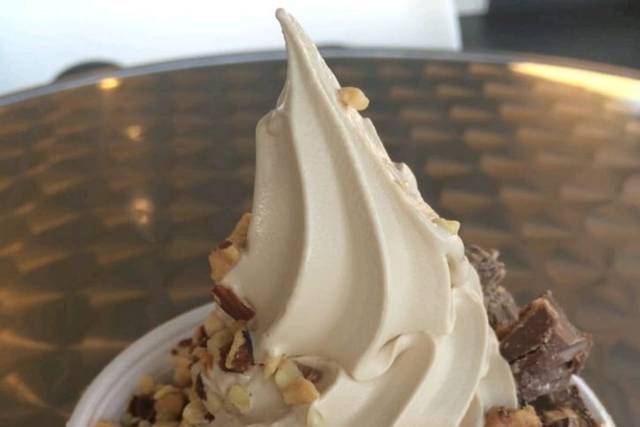 Moxie's Frozen Yogurt Truck