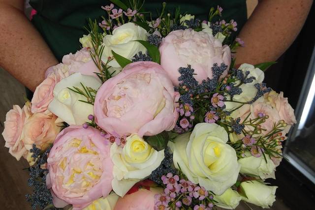 We Love Garden Roses