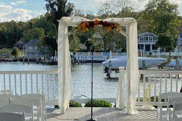 Fall arch at Anchor Inn