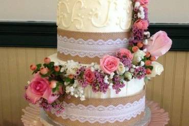 Elaborate cake decor