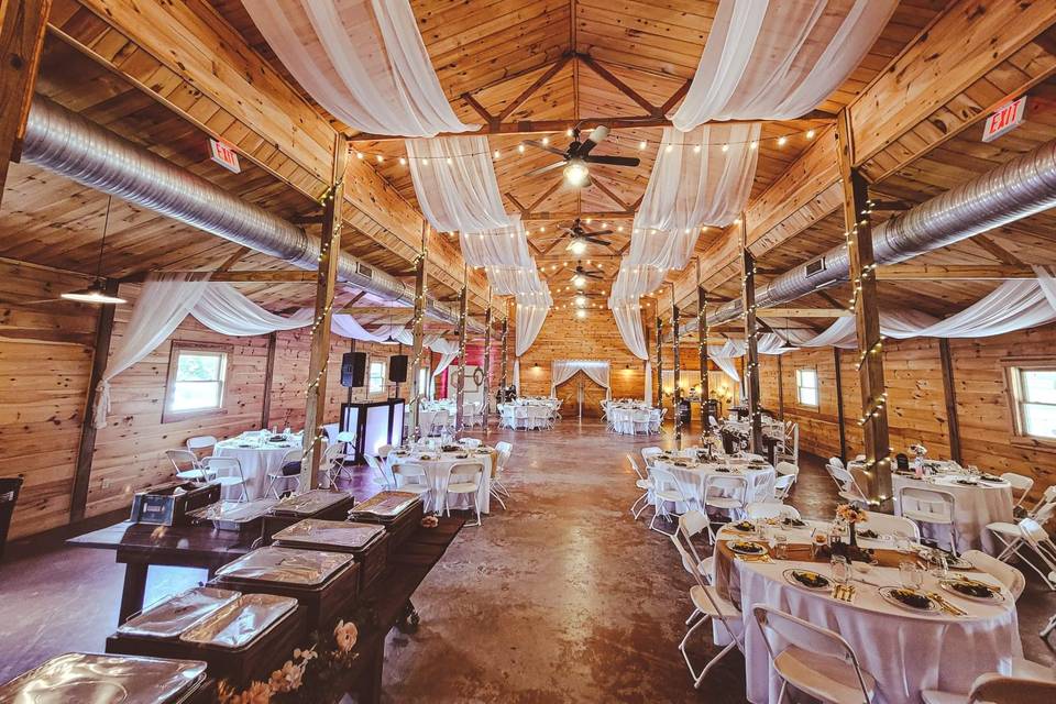 The Ole Oak Barn Wedding and Event Venue