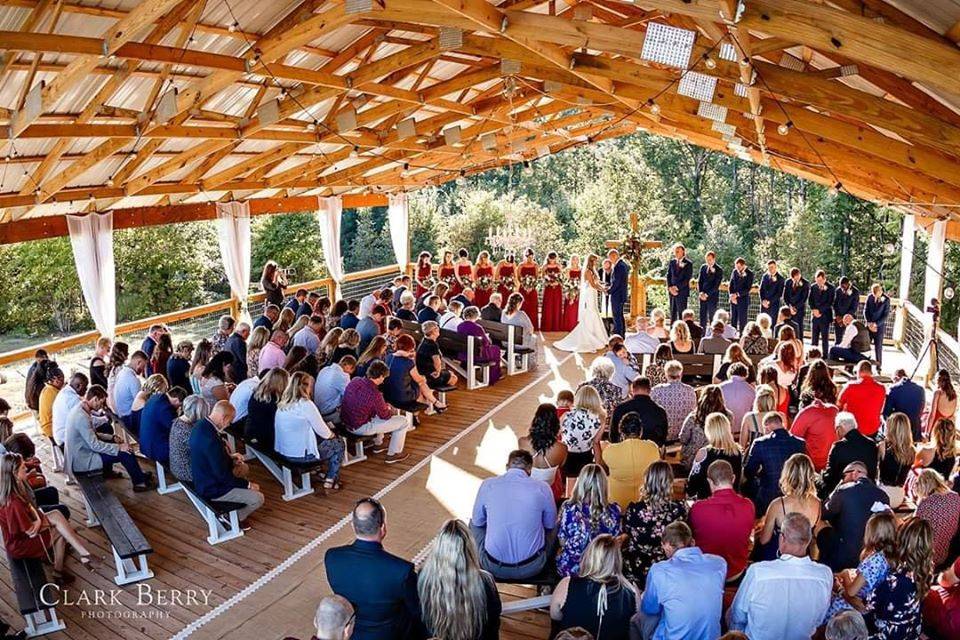 Back lawn ceremony setup